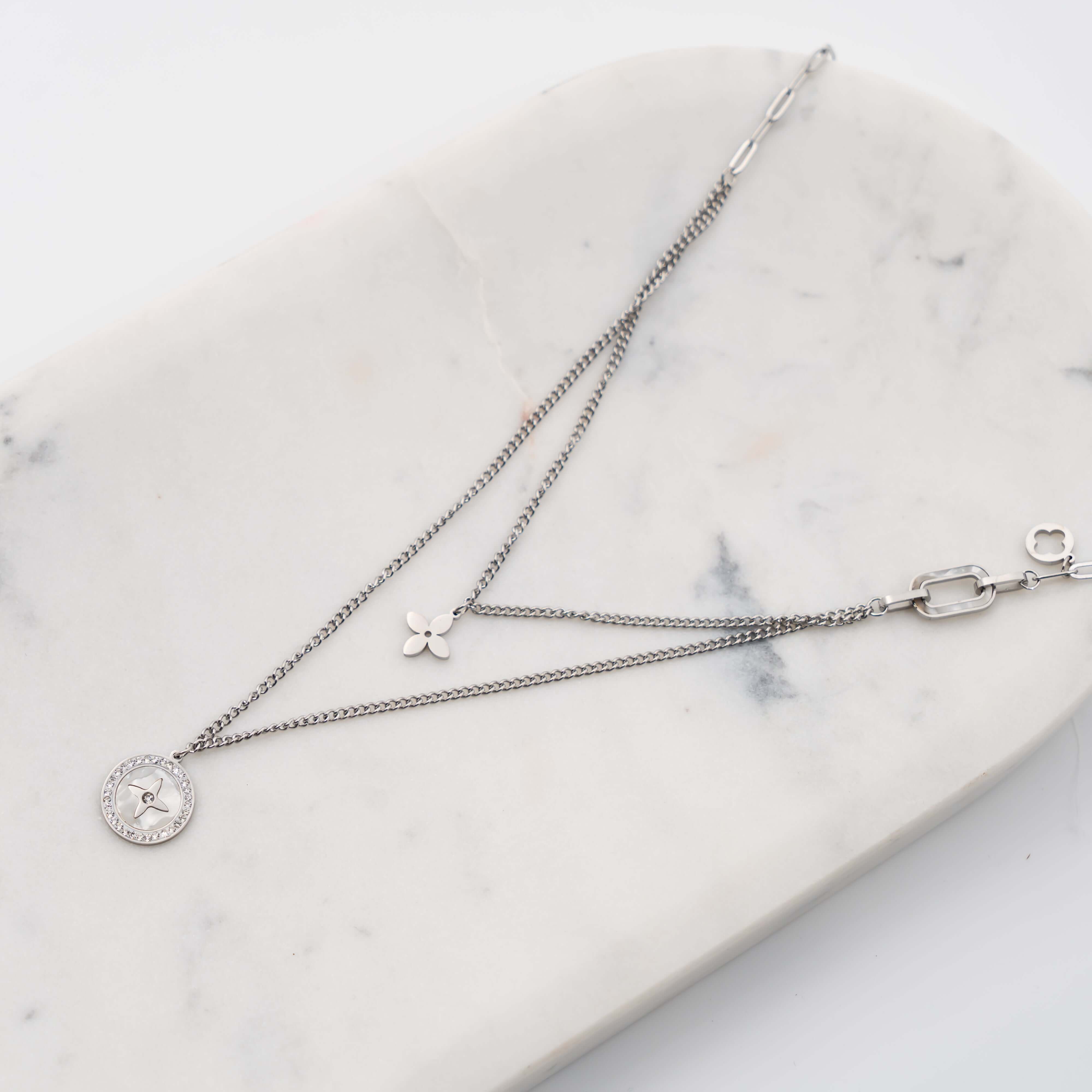 Hochwertige Starlight Kette, zeitloses Design in Gold oder Silberoptik